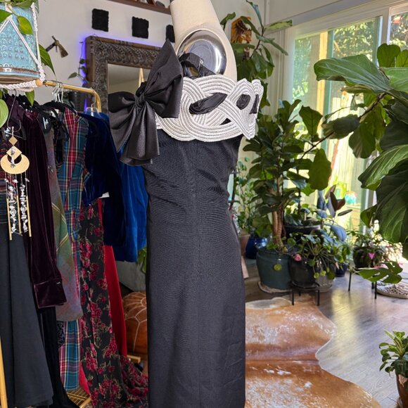 Vintage Victor Costa Black Strapless Gown w/ Statement Braided Bodice & Bow – Si - Picture 6 of 12
